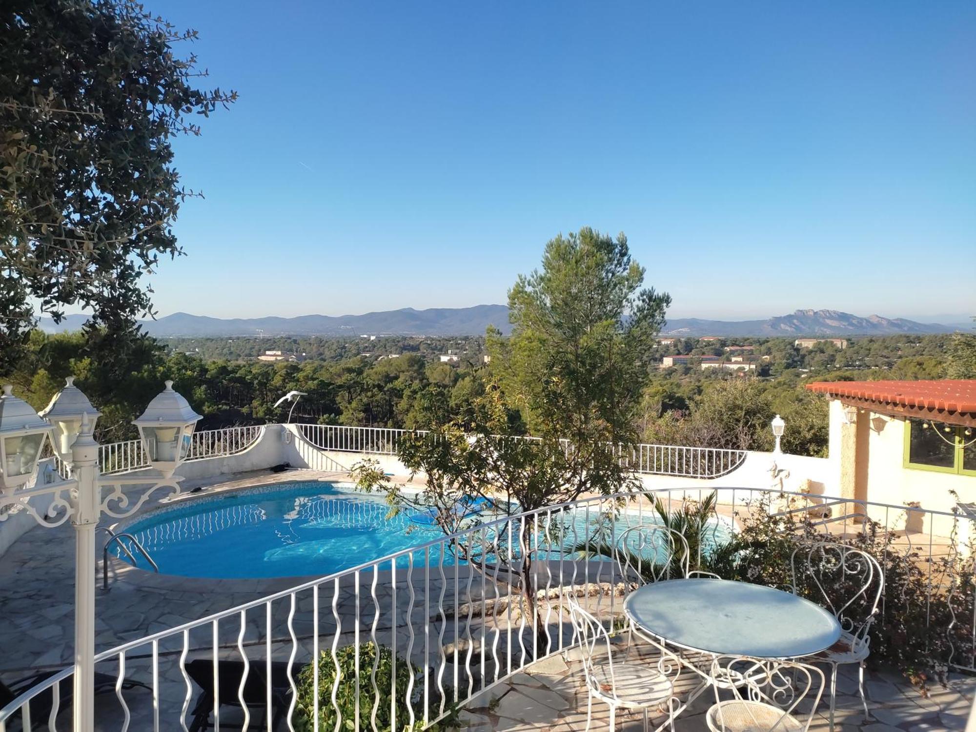 Villa Avec Piscine Privative, Domaine Prive Du Capitou, Frejus